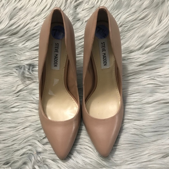 Steve Madden Nude Pointed Toe Stilettos Pumps - Picture 2 of 8